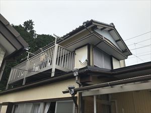 浜松市の外壁塗装工事で養生作業と入念な下地処理作業をしました