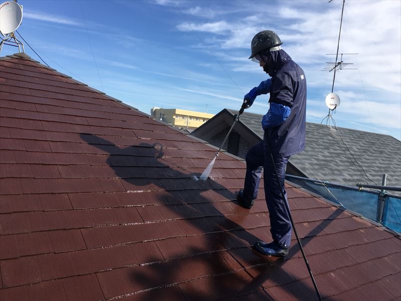 浜松市西区入野町で住宅の外壁　屋根の塗装工事が始まりました。