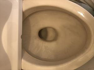 浜松市中区のアパートでトイレのガラスコーティングをしました。