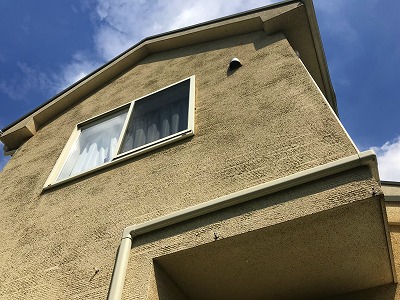 さいたま市北区で外壁塗装と門扉の塗装を行いました。