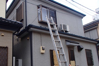 さいたま市大宮区で【目地の補修】の様子をお伝えします。