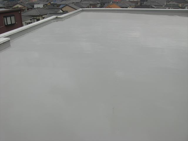 蓮田市マンション屋上中塗り後