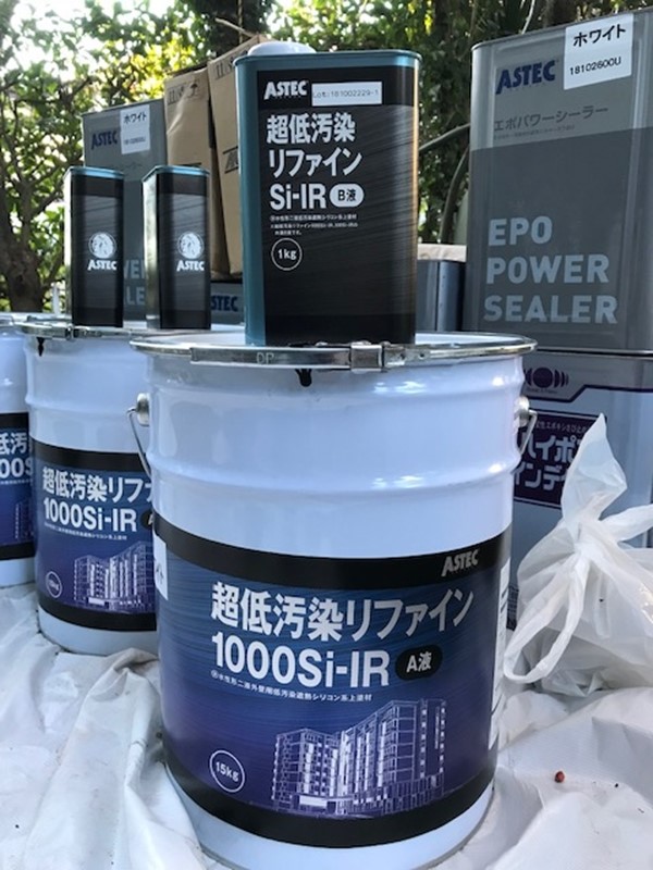 宮代町｜サイディング外壁をアステックペイント「超低汚染リファインSi-IR」で中塗り 色はクールホワイトとパストグリーンです