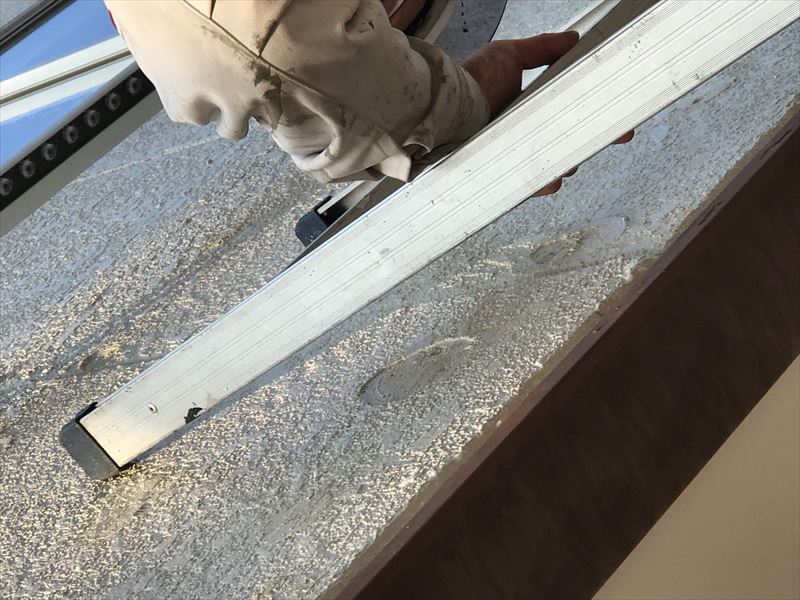 外壁に残った接着剤剥がし