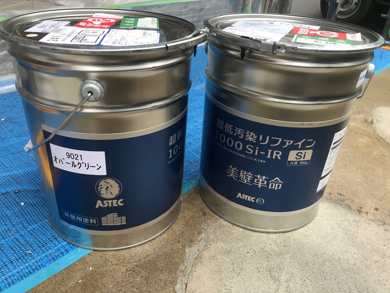 松伏町で２階3階モルタル外壁の中塗りです
