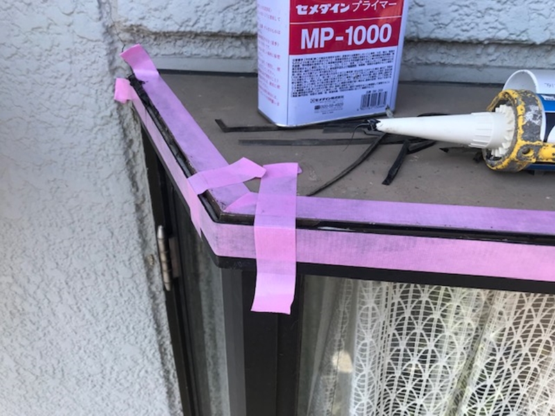 シーリング材専用プライマー塗布