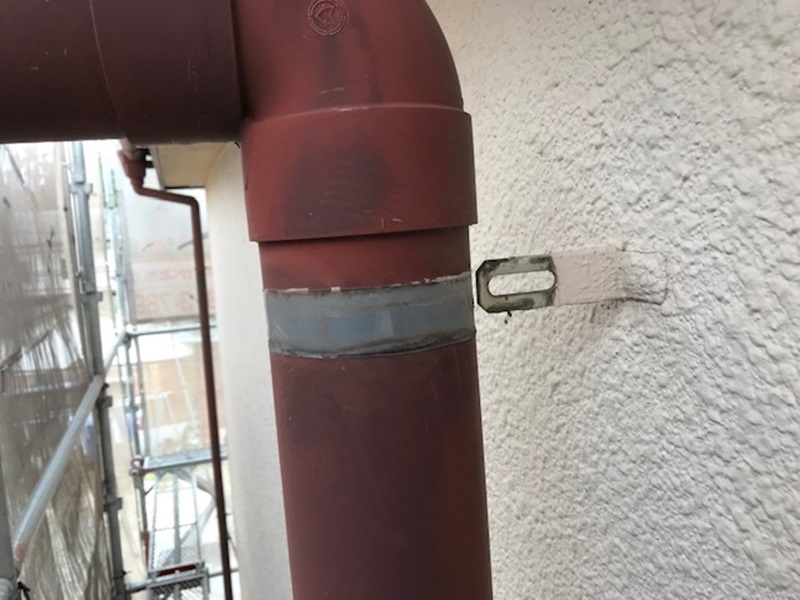 トイレ排気管補修前