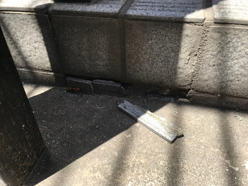車庫角補修前