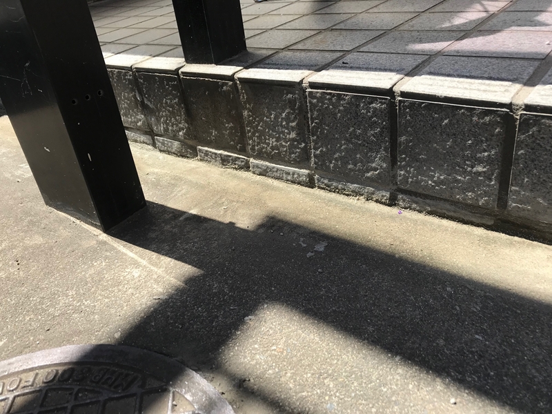 車庫角タイル補修後