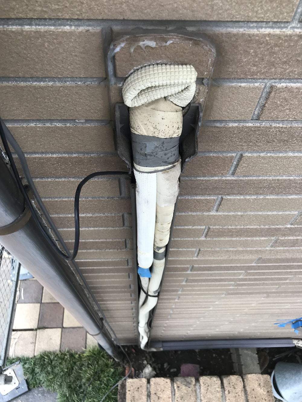エアコン配管口の不具合