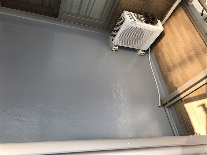 ベランダFRP防水トップコート上塗り上塗完了