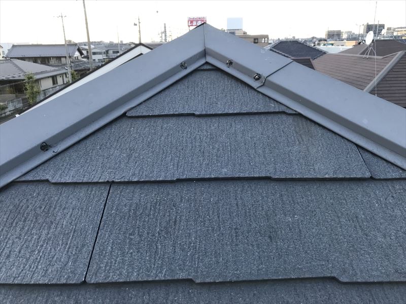 スレート屋根棟板金の浮いている止め釘補修