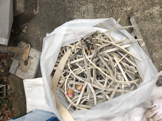 撤去した既存シーリング材