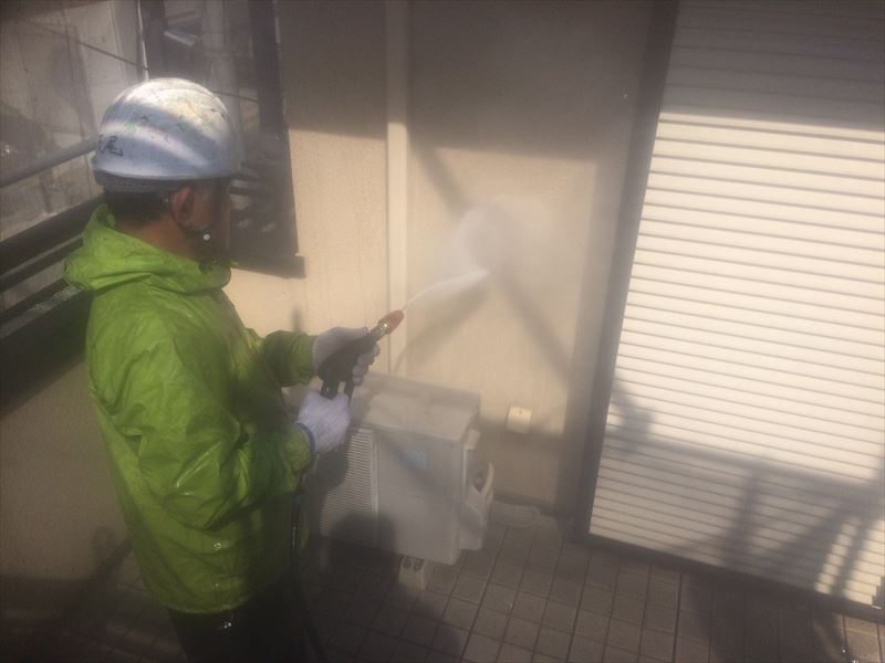 さいたま市北区でベランダの外壁洗浄