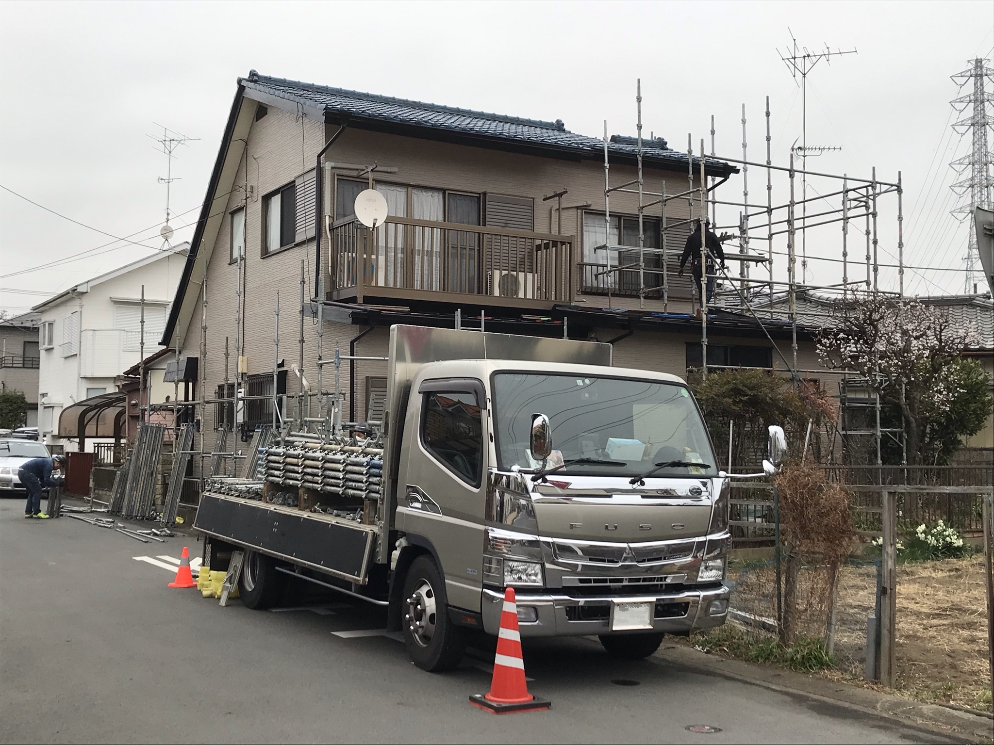 伊奈町外壁塗装工事終了し仮設足場解体