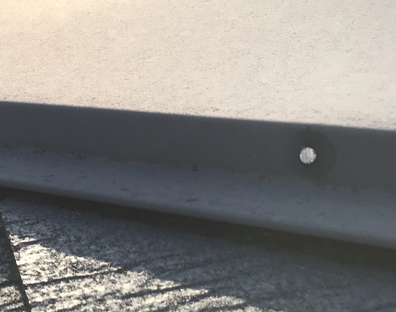 スレート屋根棟板金の浮いている止め釘補修