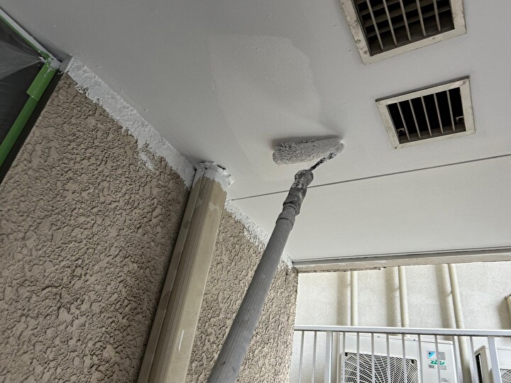 日本ペイントの水性ケンエースを使用した塗装風景