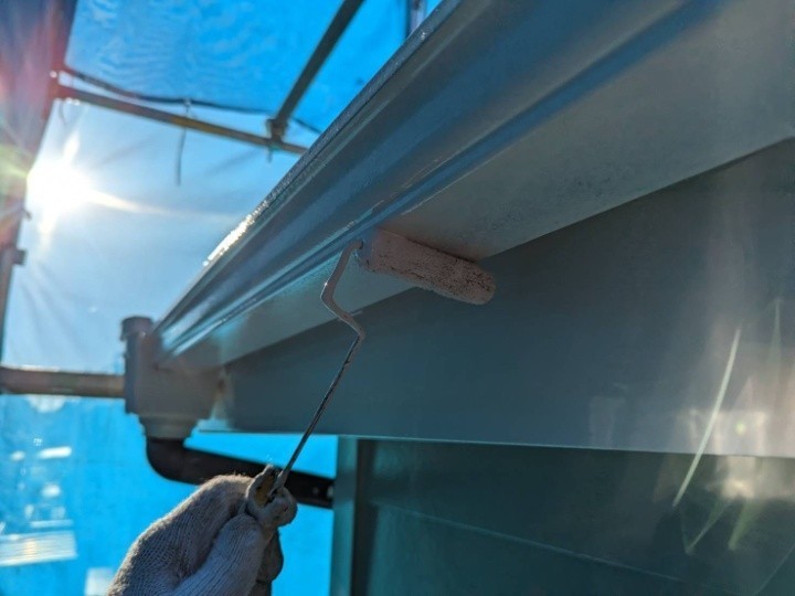 雨樋への部分塗装作業