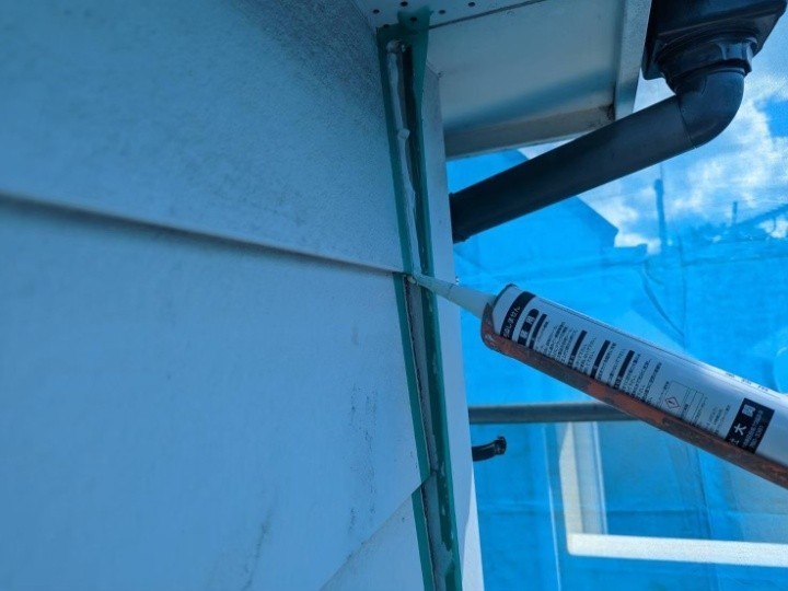 コーキング充填作業