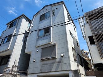 板橋区小豆沢にて日本ペイントのパーフェクトシリーズを使用した屋根塗装工事（パーフェクトベスト・スカイブルー）と外壁塗装工事（パーフェクトトップ・ND-050）を実施