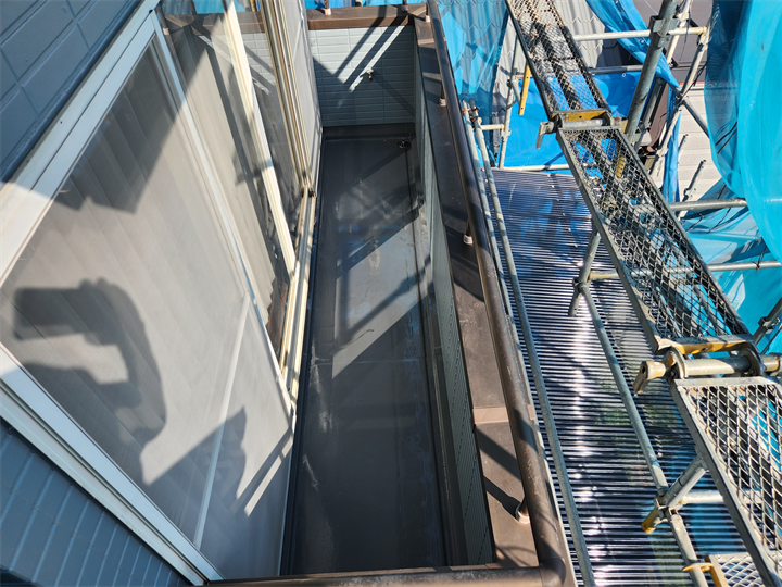 3階建て住宅のベランダ防水工事|墨田区八広での施工事例