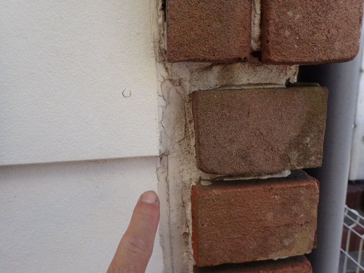 外壁はラップサイディングのコーキングの劣化