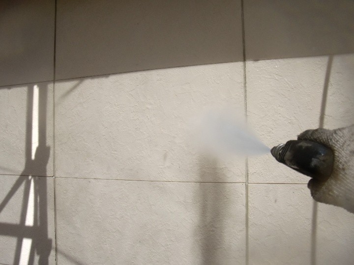 外壁を高圧洗浄