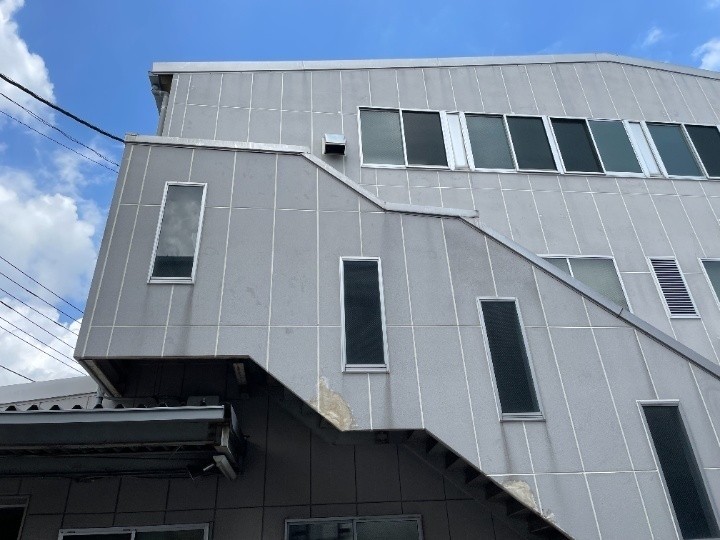 オートンCP-1を使ったALC外壁のシーリング工事が完工した建物の外観風景