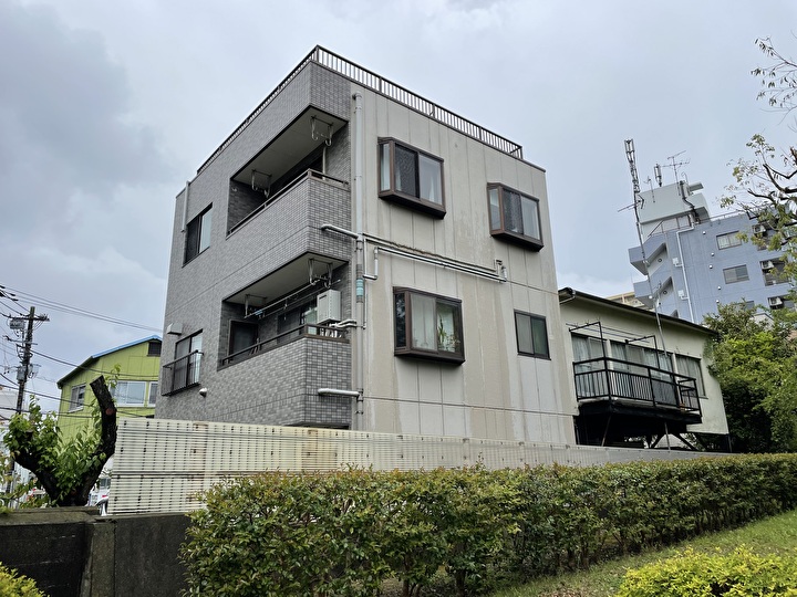 江東区亀戸にてALC外壁をエスケープレミアムシリコン（N-75）を採用した塗装工事を実施