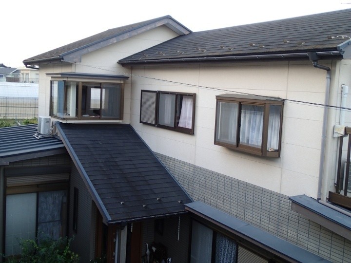 葛飾区にて遮熱塗料ワイドシリコン遮熱αを使用した屋根塗装工事を実施！