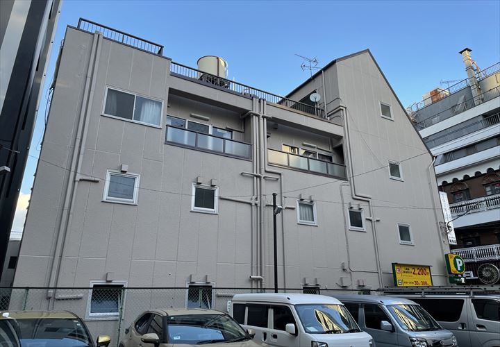 台東区西浅草で行った外壁塗装工事の費用や施工の様子をご紹介！工事では耐久性に優れたエスケープレミアムシリコンを使用しました