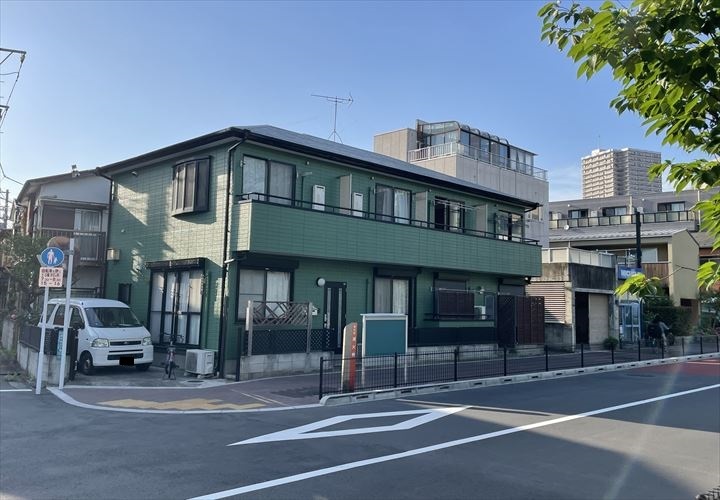 荒川区南千住にてエスケープレミアムシリコン（RC-104）を使用しALC外壁の塗装工事を行う！工事の費用や状況も合わせてご紹介