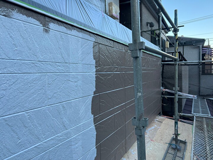 エスケープレミアム無機の塗装風景