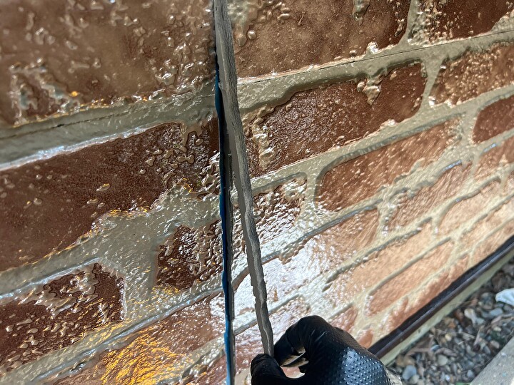 劣化したシーリングの撤去