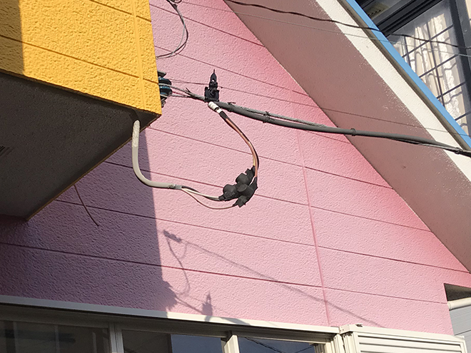 調布市小島町のお客様より前回の塗り替えから10年経つ色褪せた外壁の塗装のご相談