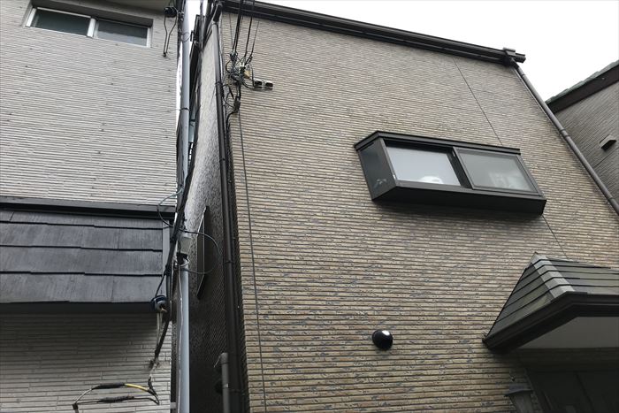 足立区谷中のサイディングのお住まいで外壁塗装工事のご相談。点検調査を行いました。
