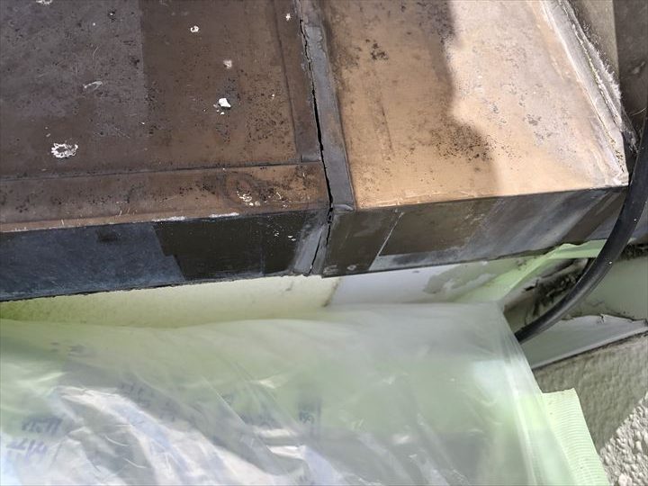 シーリングの割れ