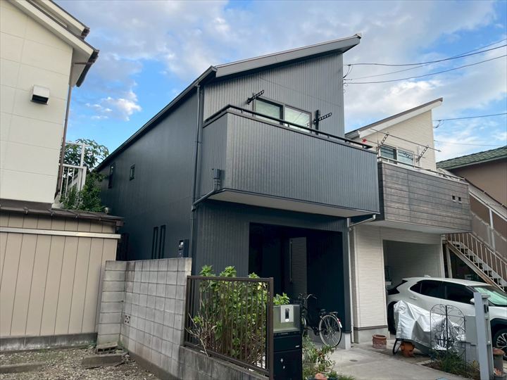 中野区若宮でパーフェクトトップSiを使って外壁塗装を実施!現地の写真を使って工事の内容をご紹介いたします!