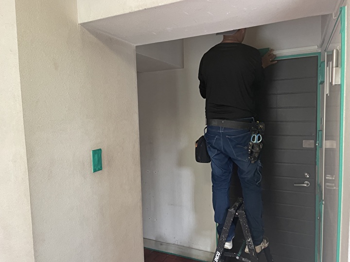 下地処理の作業風景