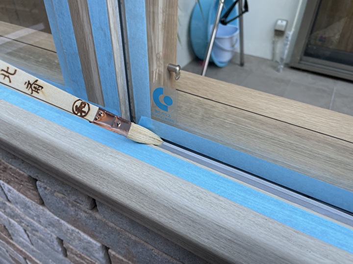 シールプライマーを塗布作業