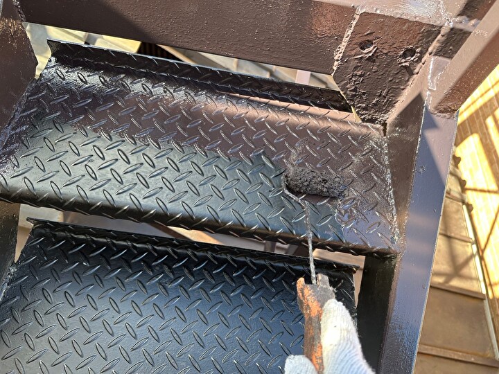 エスケー化研のクリーンマイルドウレタンを使用した塗装風景