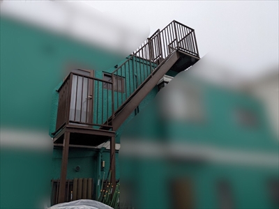 武蔵野市吉祥寺北町にて外階段の塗装工事を行わせていただきました