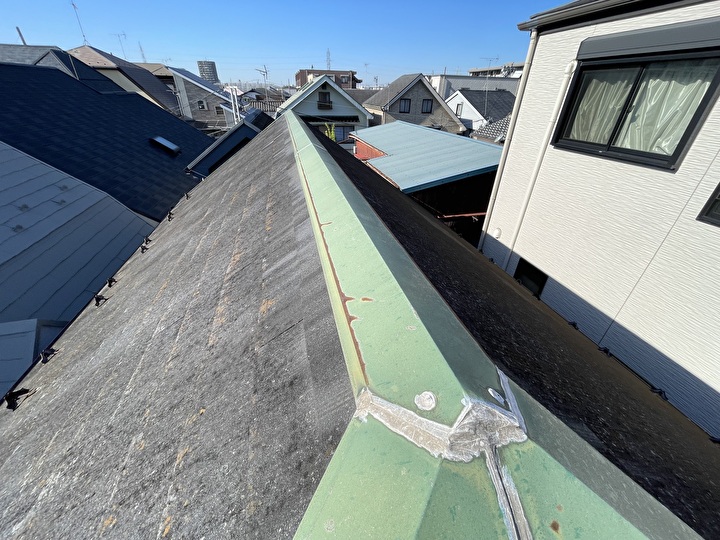 屋根材の塗装部の剥がれ