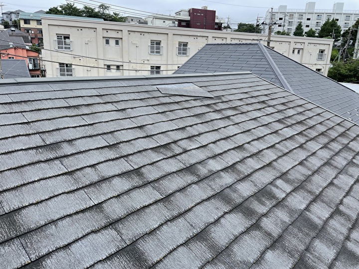 板橋区若木にて築14年の経年劣化したスレート屋根をヤネフレッシュSi（SR-110）を用いて屋根塗装工事！