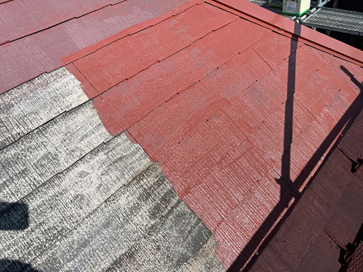 屋根の塗装工程作業