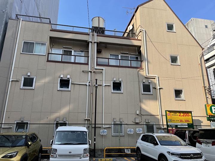 台東区西浅草で行った外壁塗装工事の費用や施工の様子をご紹介！工事では耐久性に優れたエスケープレミアムシリコンを使用しました
