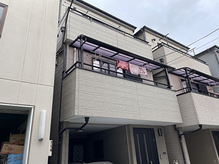 外壁塗装前の現地調査の風景