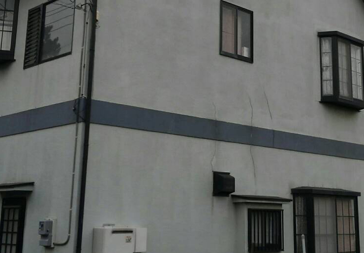 塗装を検討中のお客様に外壁の重ね張りを提案致しました｜葛飾区