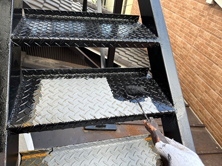 マイルドザビガードを使った下塗り作業風景