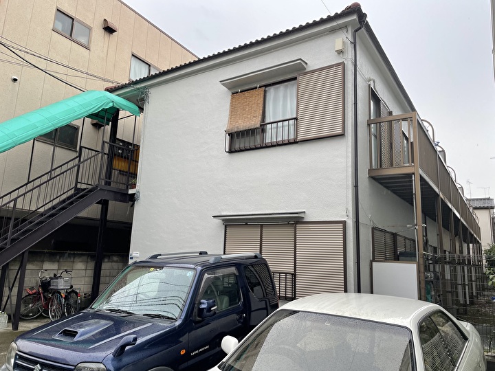 江戸川区北小岩のアパートの外壁をエスケープレミアムシリコン（SR-177）で塗装しました！